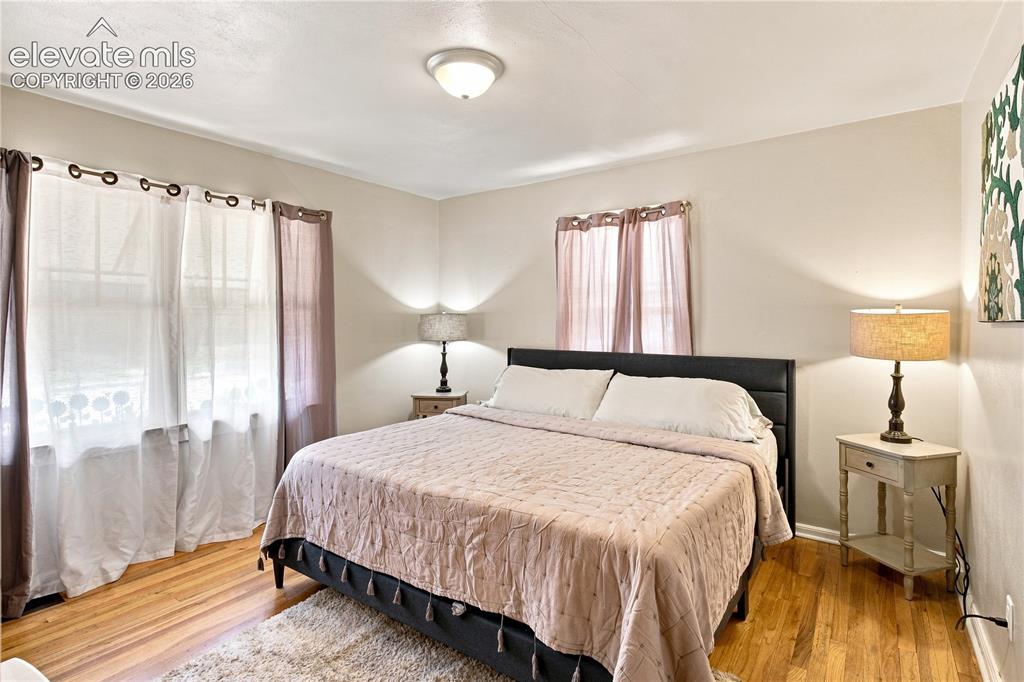 Image 8 of 29: Bedroom