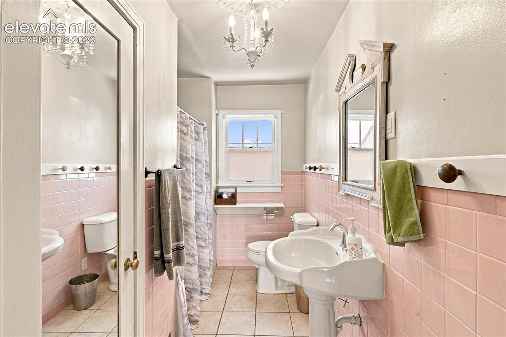 Image 9 of 29: Bathroom
