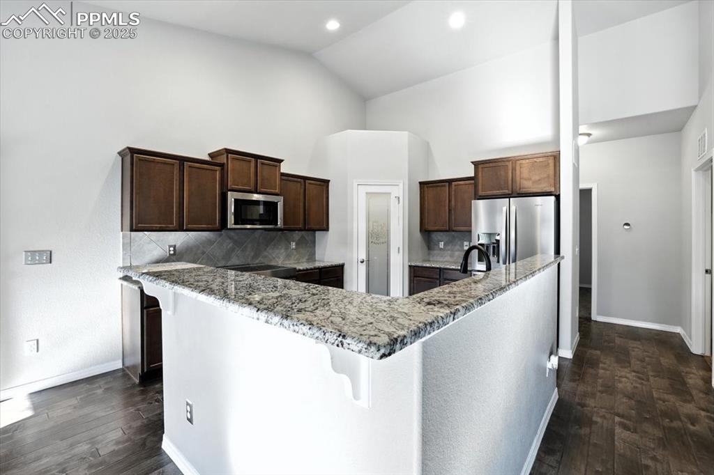 Image 11 of 49: Kitchen