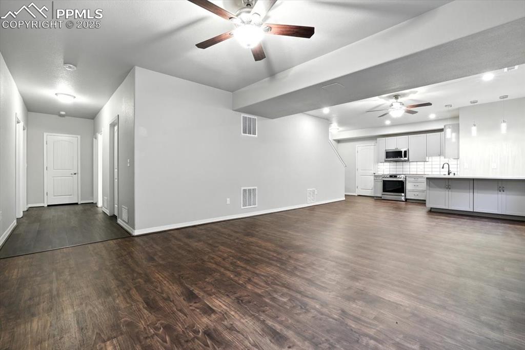 Image 34 of 49: Recreation Room