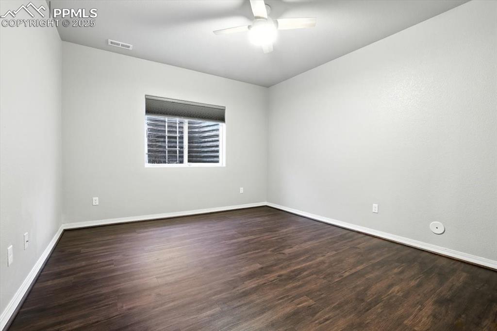 Image 40 of 49: Bedroom