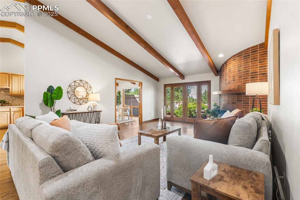 Image 15 of 36: Living Room