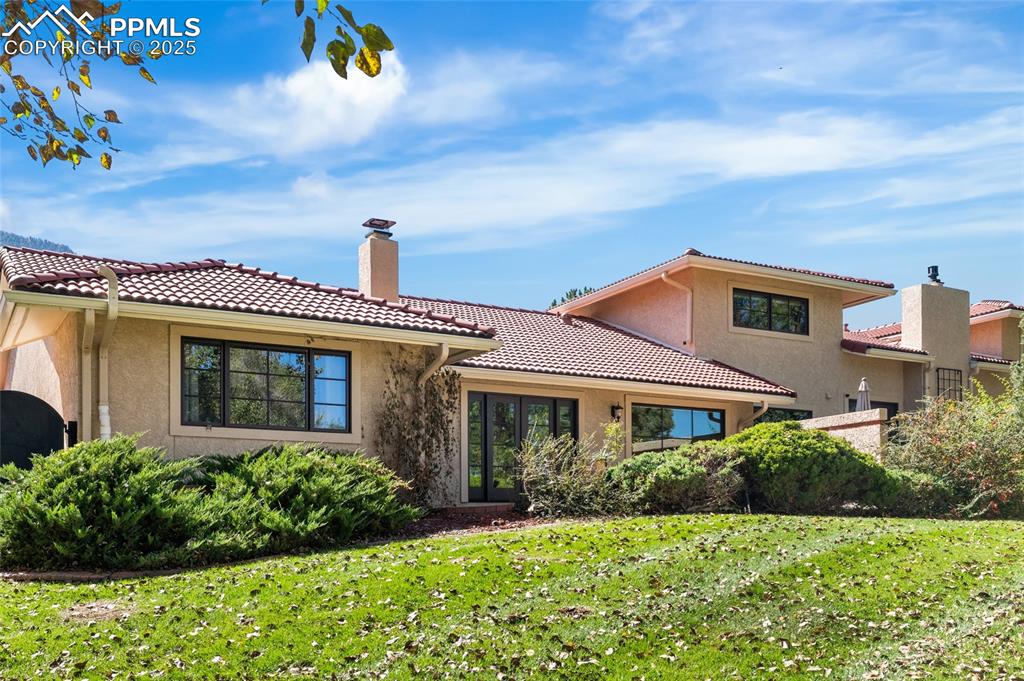 Image 34 of 36: Back of Structure