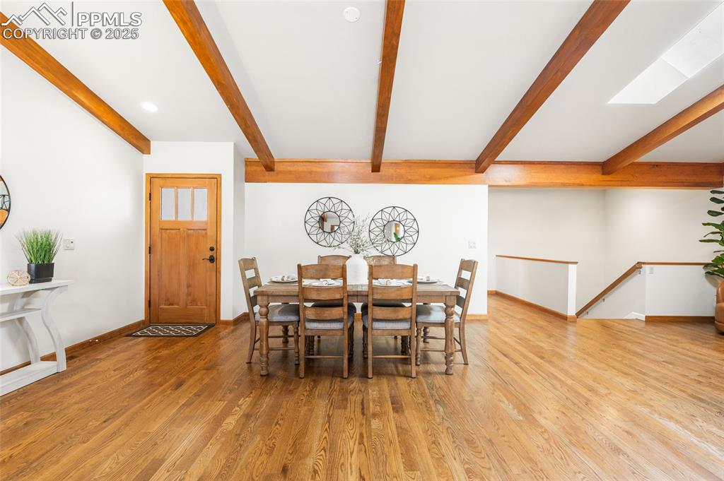 Image 9 of 36: Dining Area