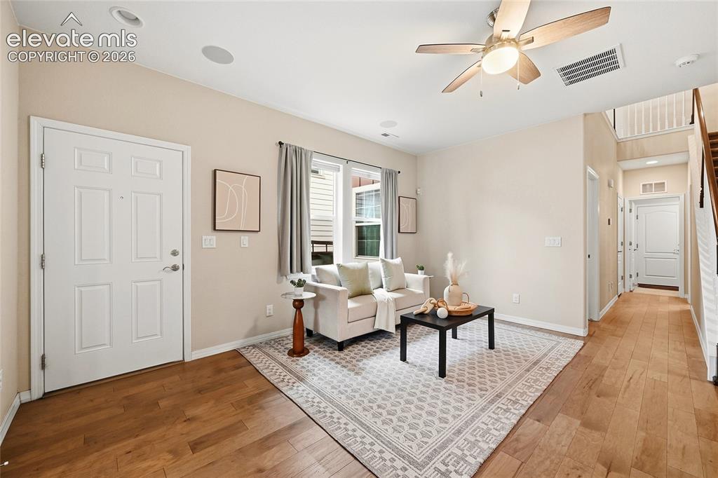 Image 9 of 50: Living Room