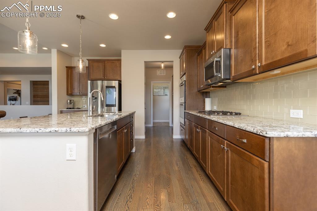 Image 11 of 44: Kitchen