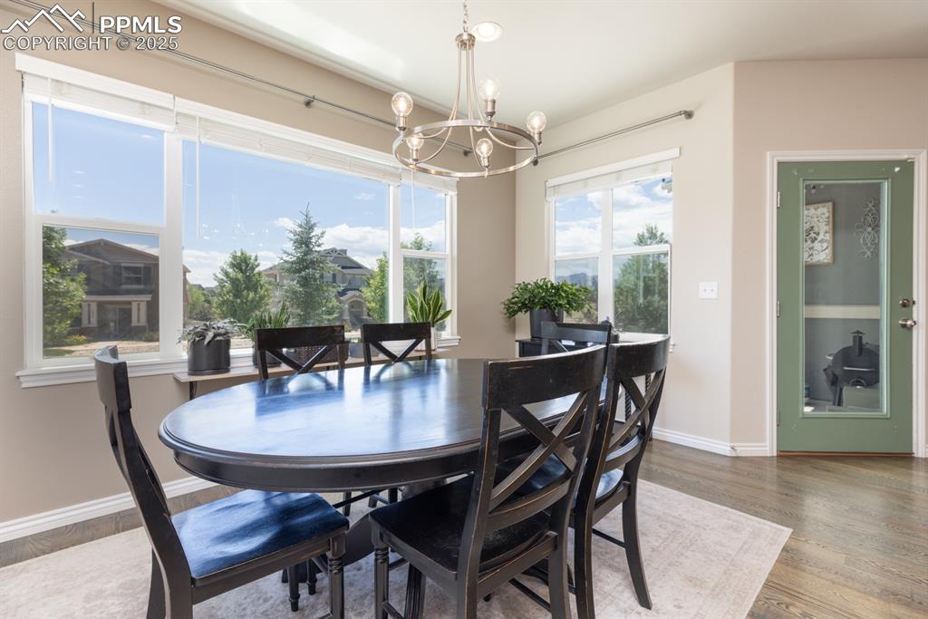 Image 13 of 44: Dining Area