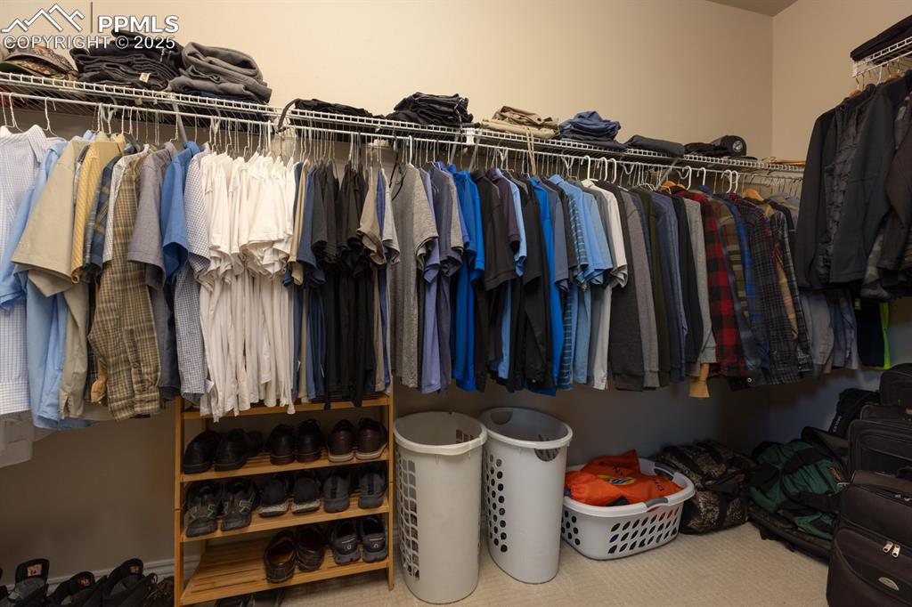 Image 21 of 44: Closet