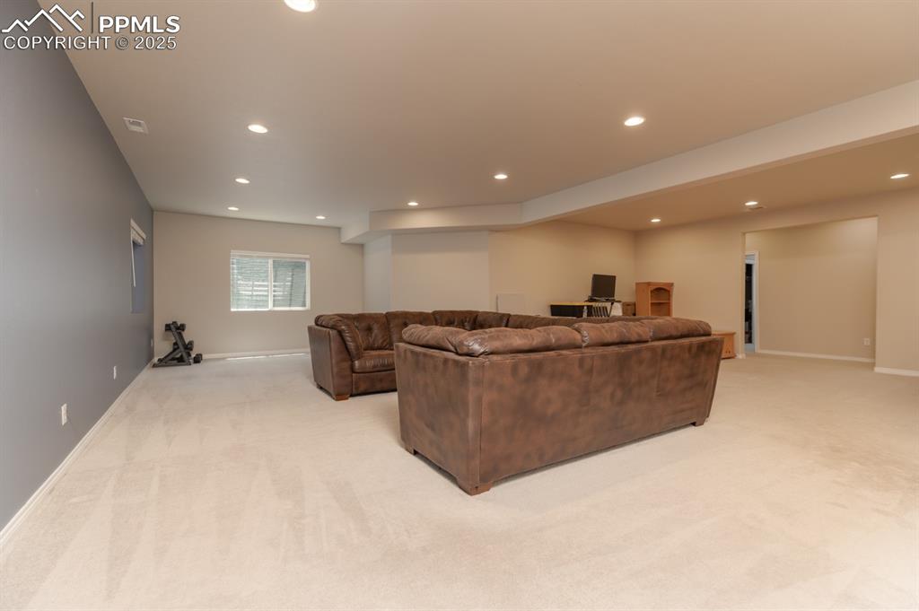 Image 27 of 44: Family Room