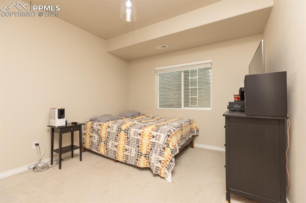 Image 33 of 44: Bedroom