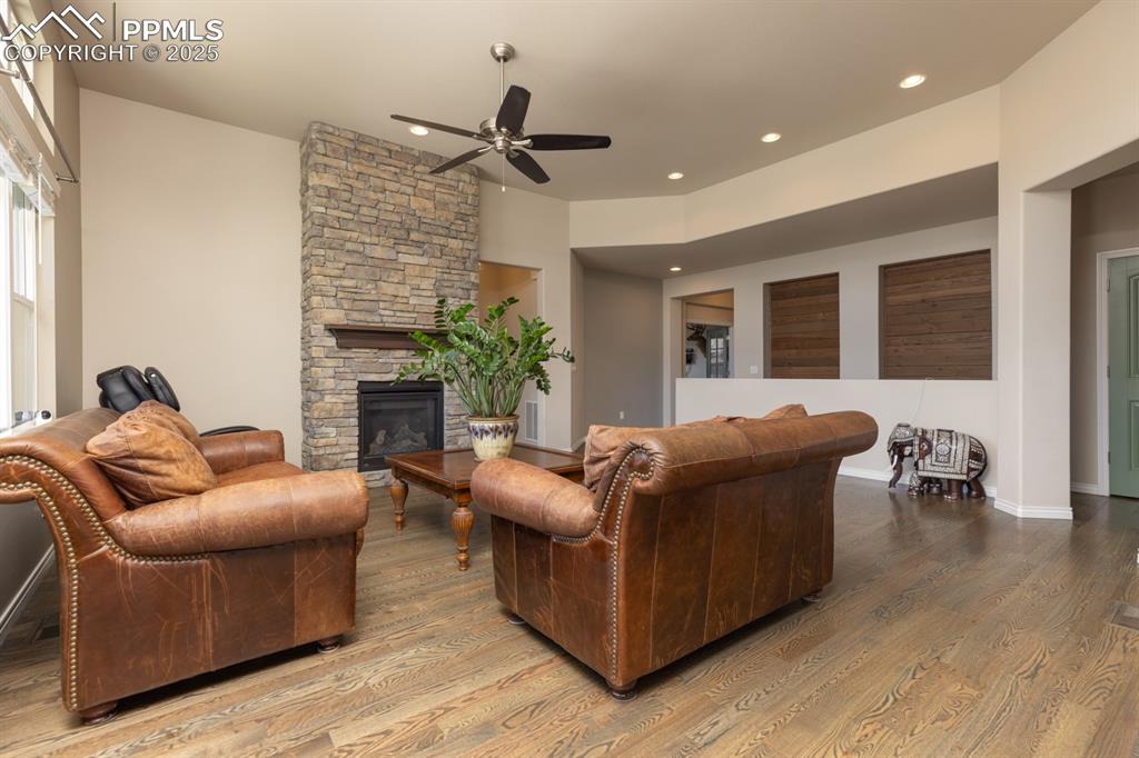 Image 6 of 44: Living Room