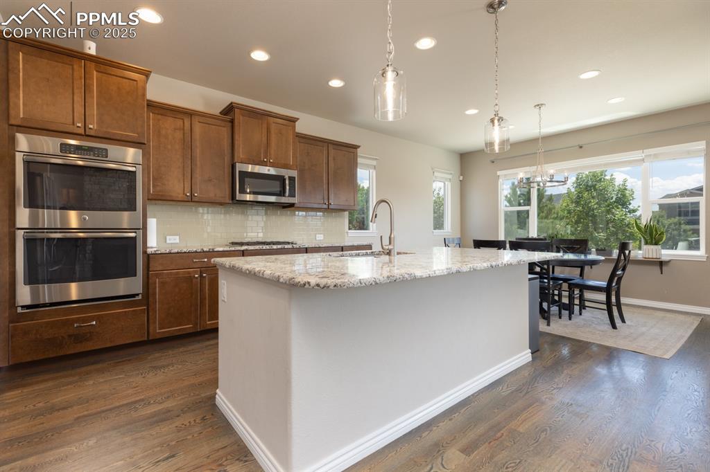 Image 8 of 44: Kitchen