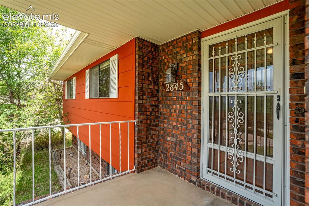 Image 10 of 48: Entry