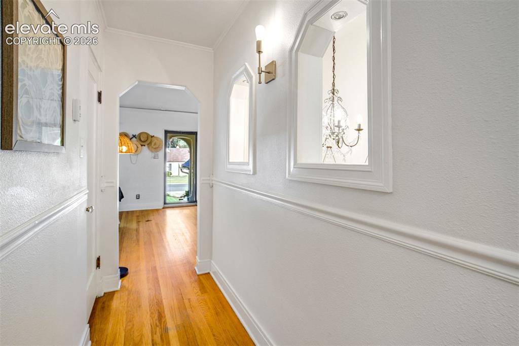 Image 17 of 50: Hallway