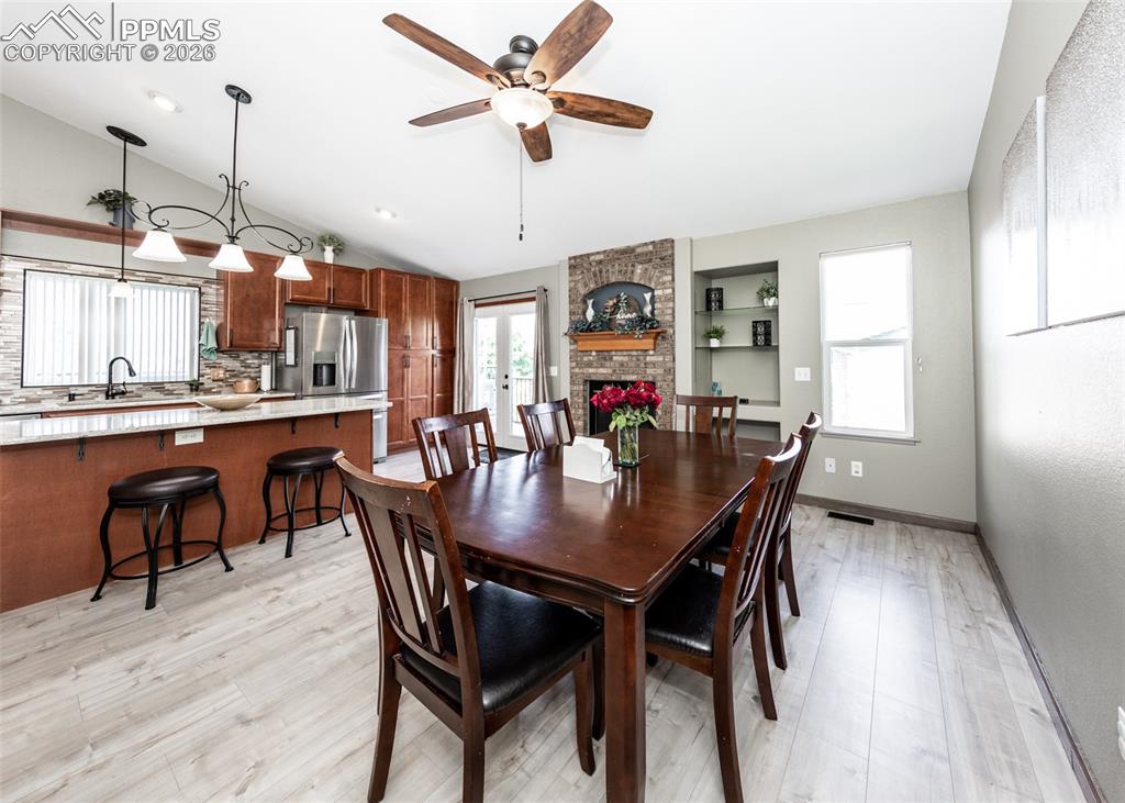 Image 10 of 43: Dining Area