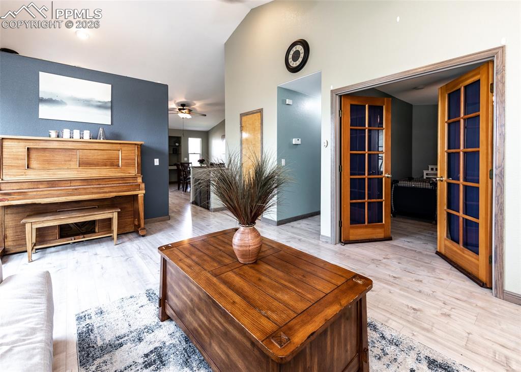 Image 17 of 43: Living Room