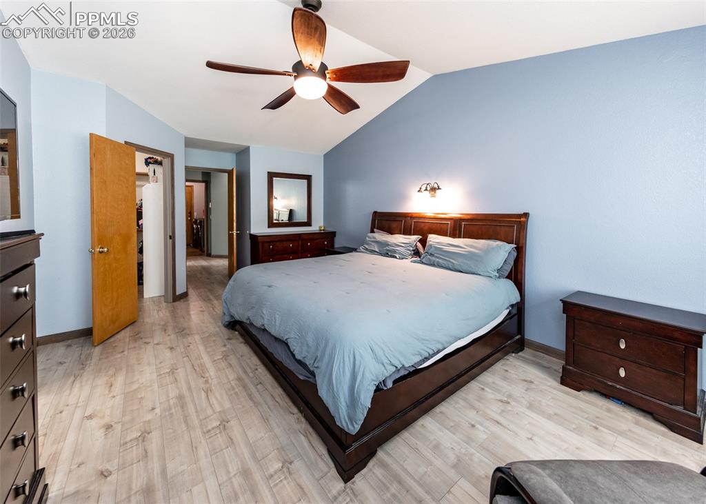 Image 18 of 43: Bedroom