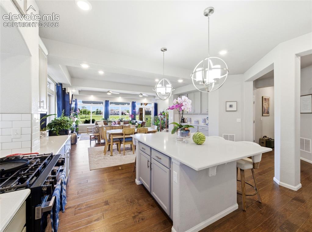 Image 8 of 50: Kitchen