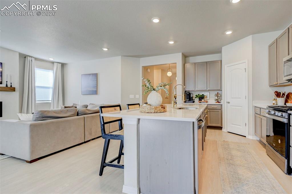 Image 11 of 41: Kitchen