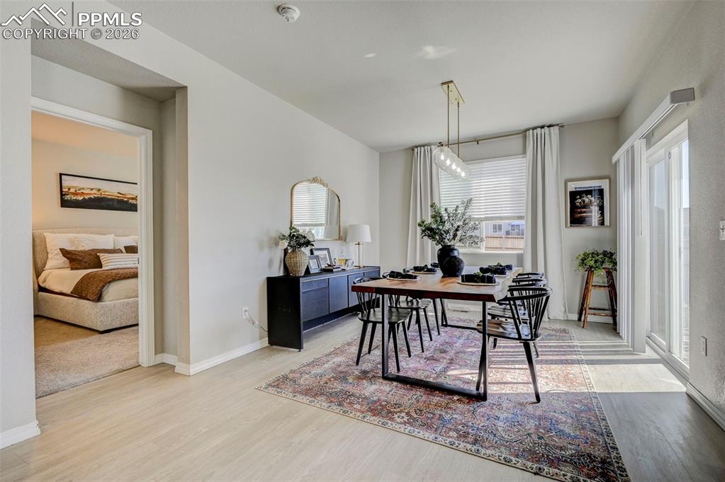 Image 13 of 41: Dining Area