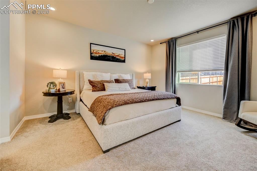 Image 14 of 41: Bedroom