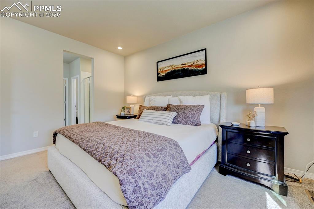 Image 16 of 41: Bedroom