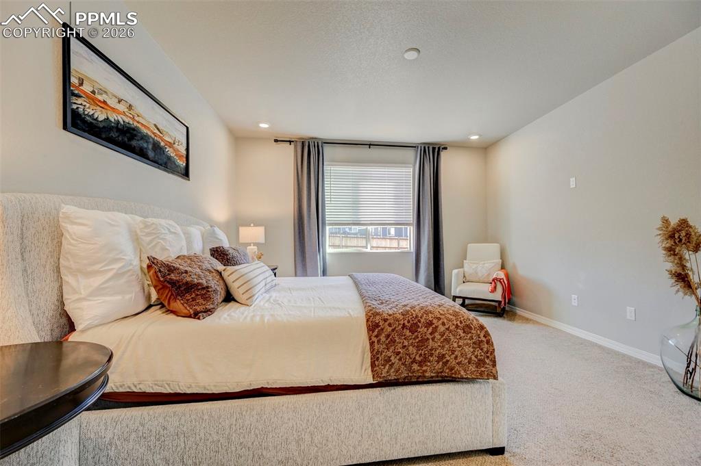 Image 17 of 41: Bedroom