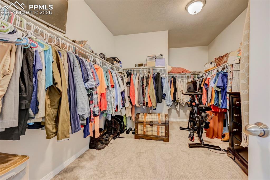 Image 20 of 41: Closet