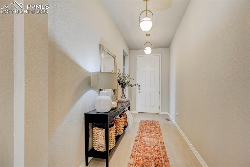 Image 21 of 41: Entry