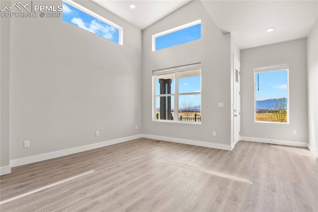 Image 11 of 33: Living Room