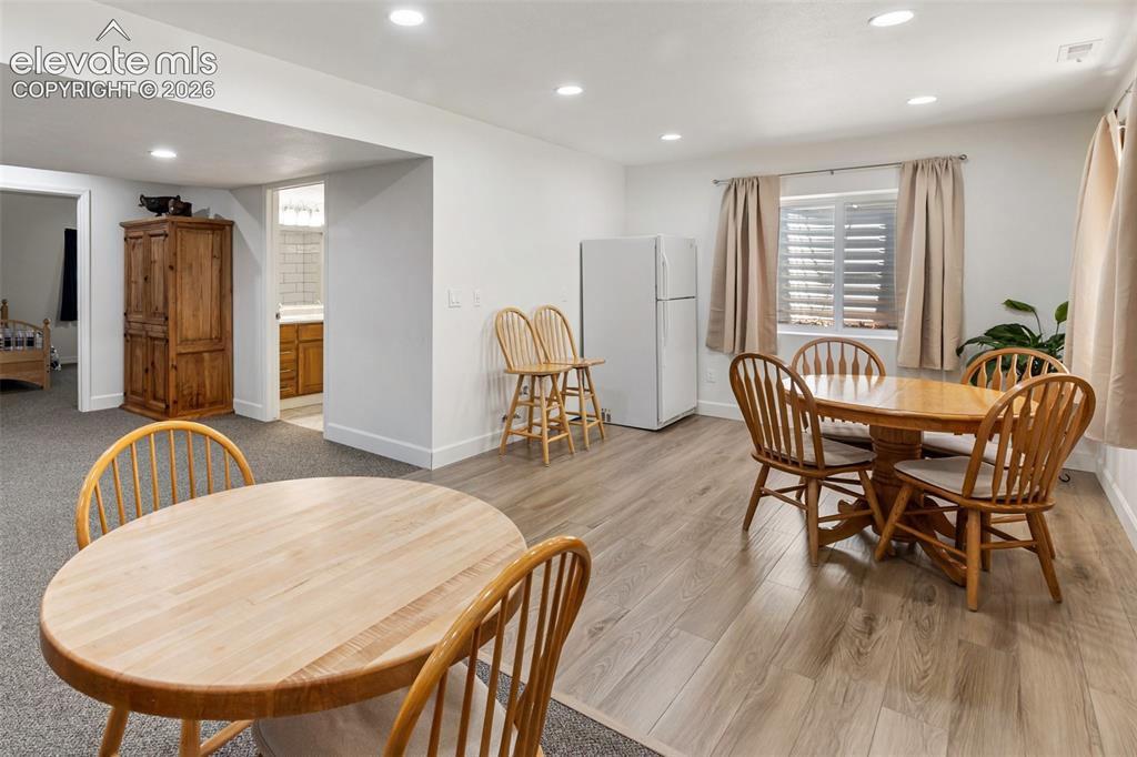 Image 41 of 50: Dining Area