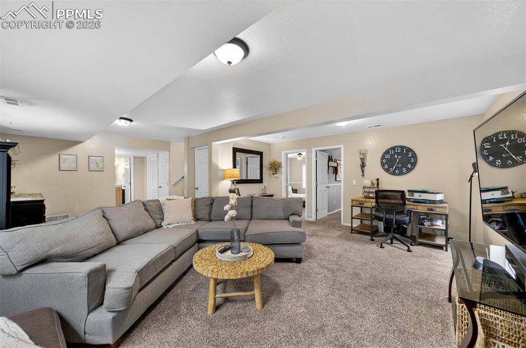 Image 22 of 37: Family Room