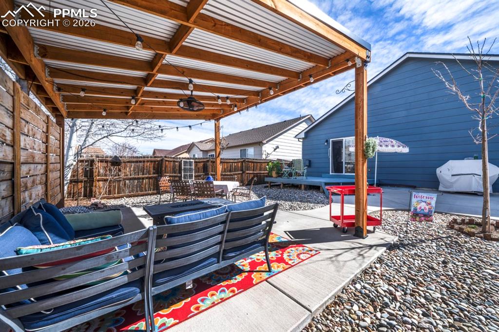 Image 35 of 37: Patio