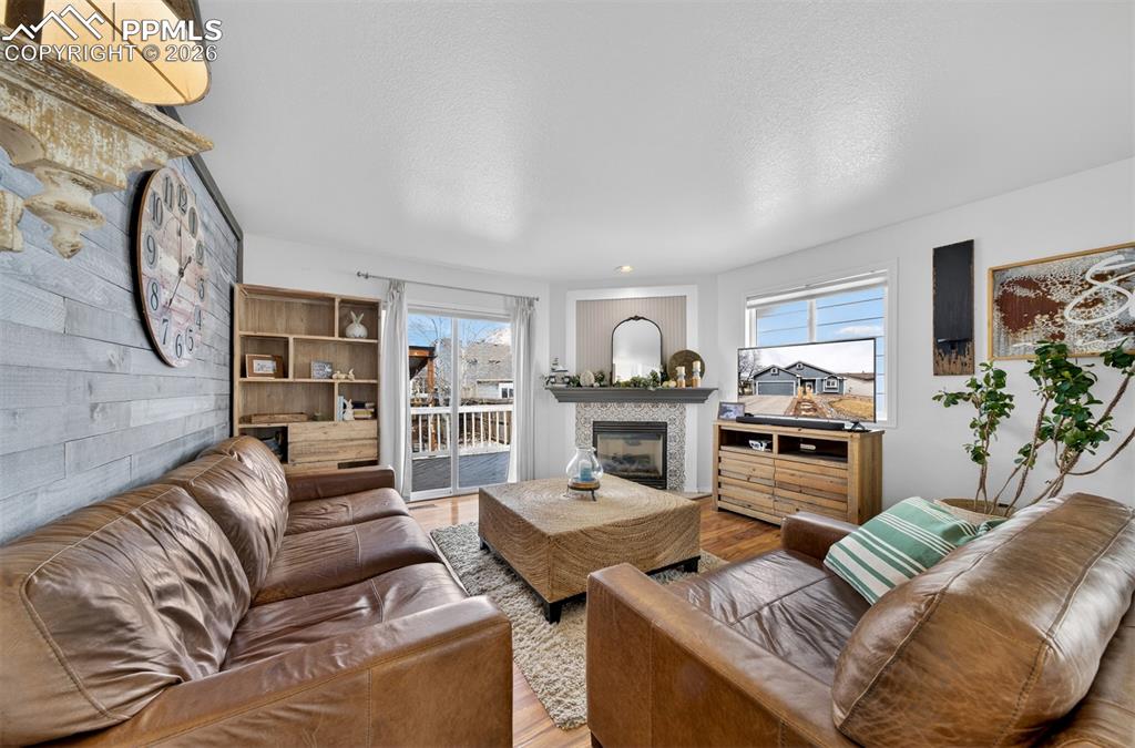 Image 4 of 37: Living Room