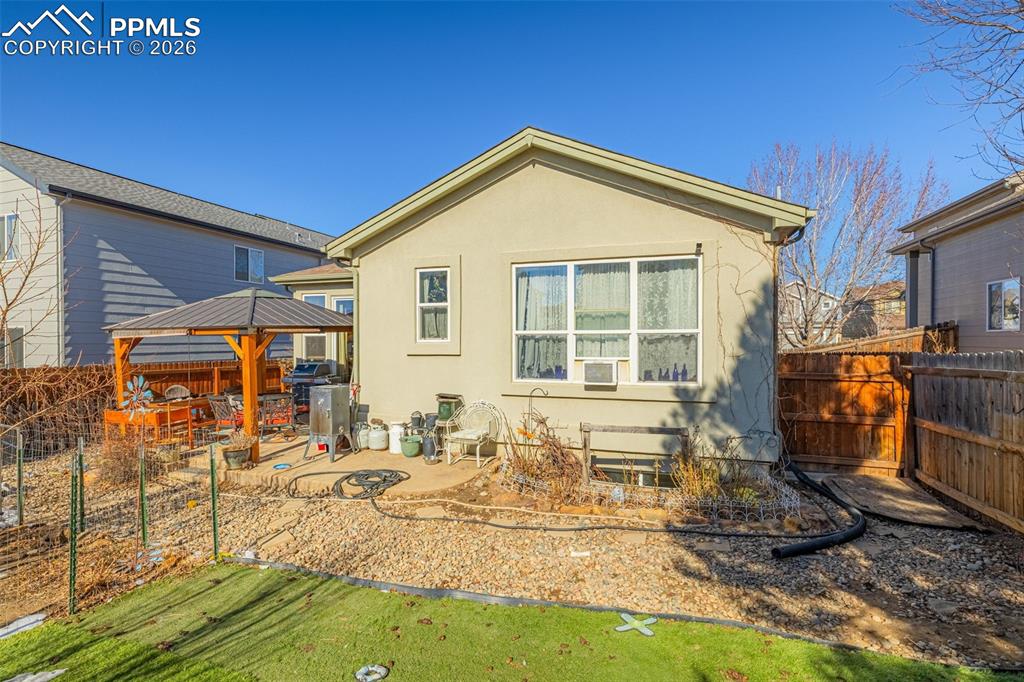 Image 18 of 21: Back of Structure