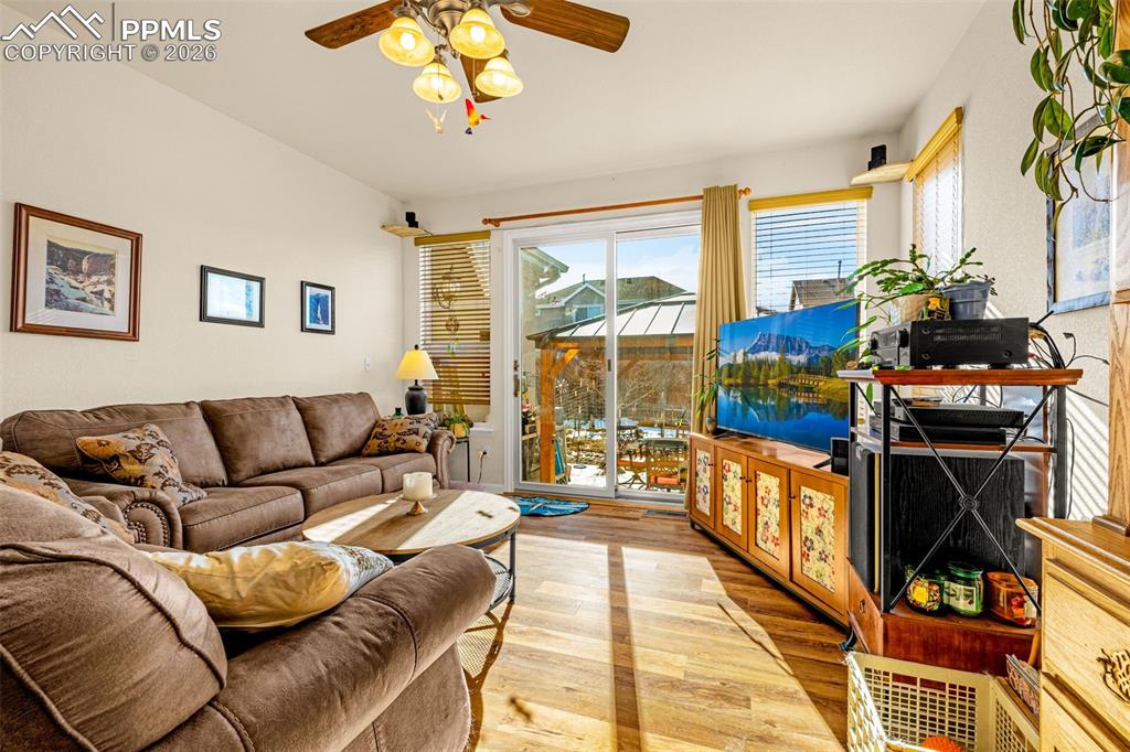 Image 6 of 21: Living Room