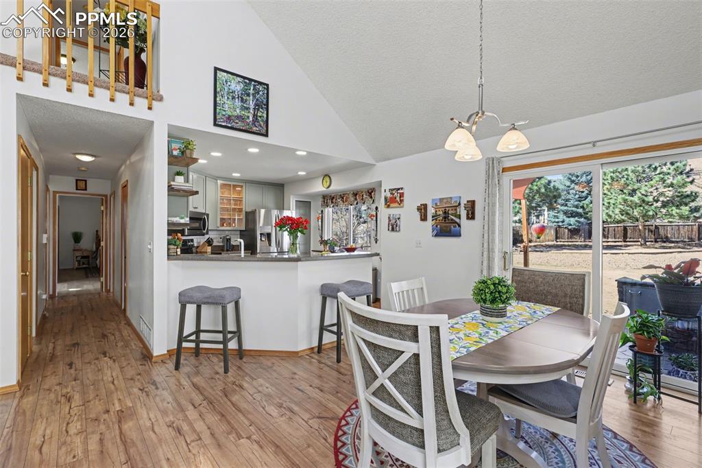 Image 14 of 39: Dining Area