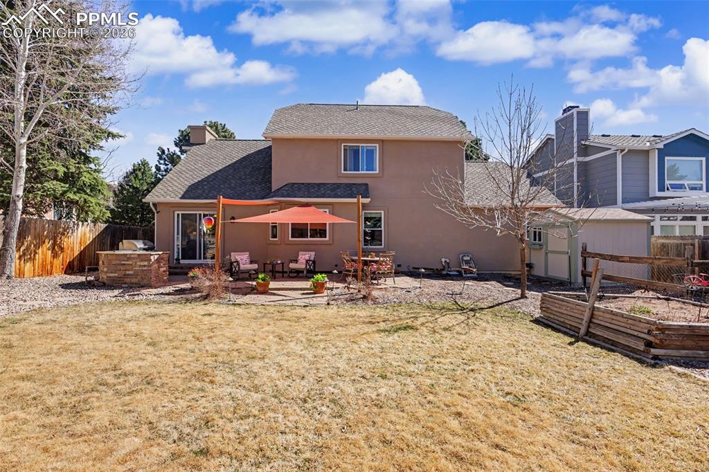 Image 34 of 39: Back of Structure