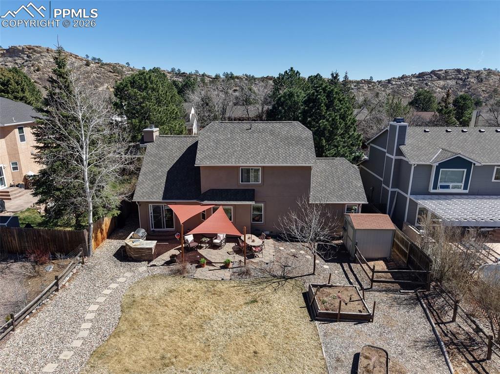 Image 7 of 39: Back of Structure