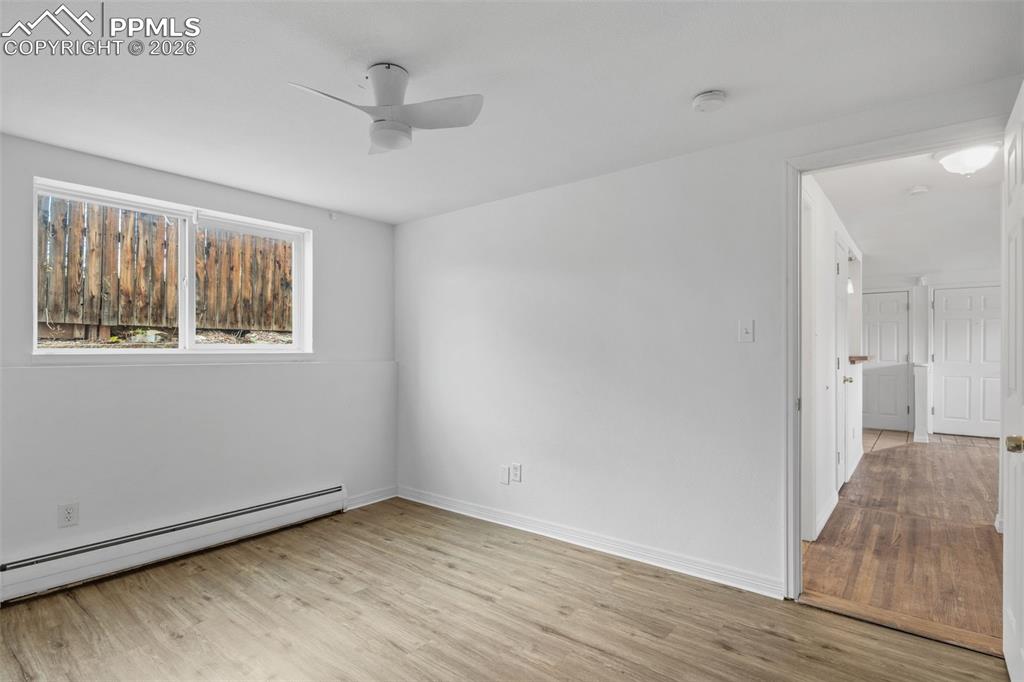 Image 14 of 19: Bedroom