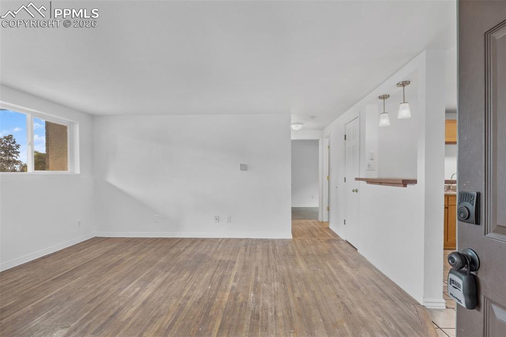 Image 4 of 19: Living Room