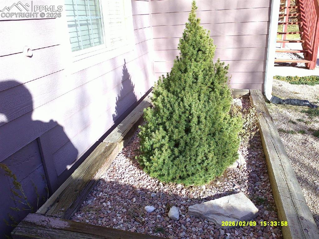 Image 18 of 21: Exterior view