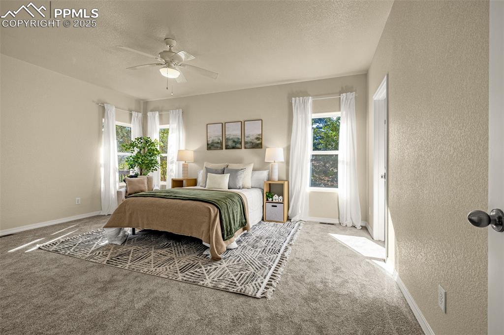 Image 14 of 36: Bedroom