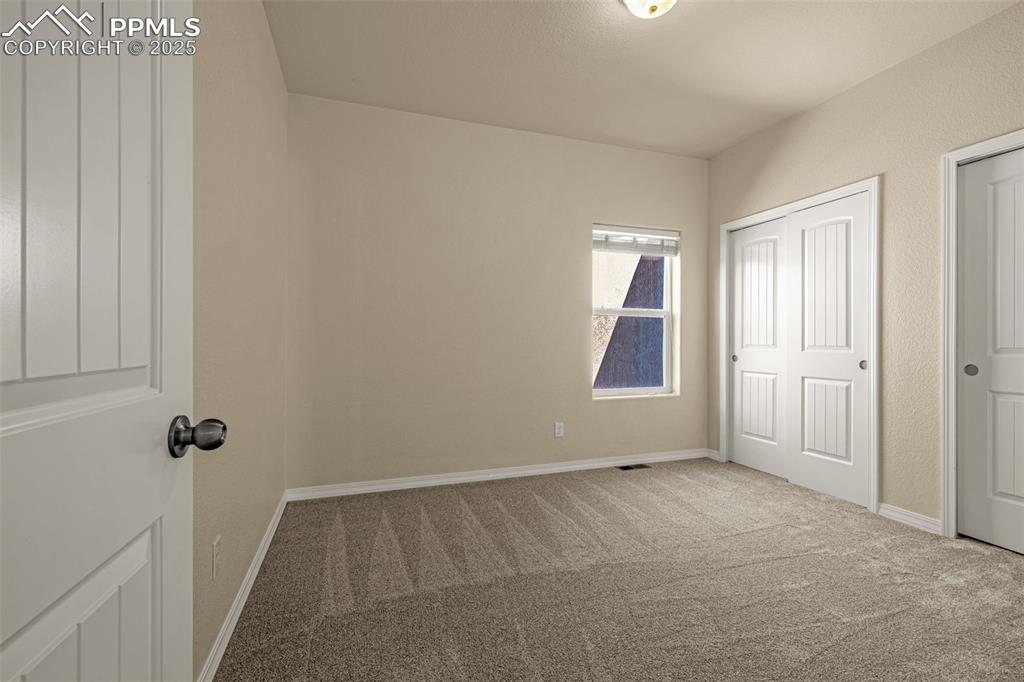 Image 24 of 36: Bedroom