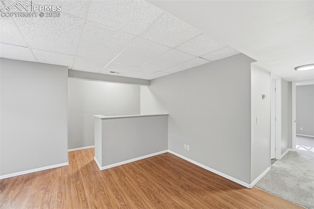 Image 35 of 49: Wet bar