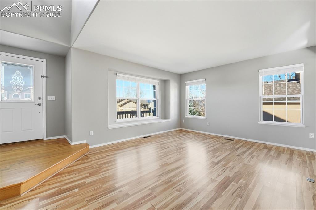 Image 6 of 49: Entry