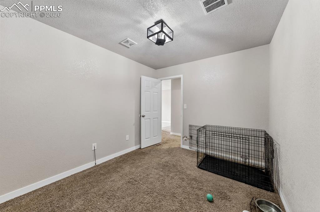 Image 17 of 27: Bedroom