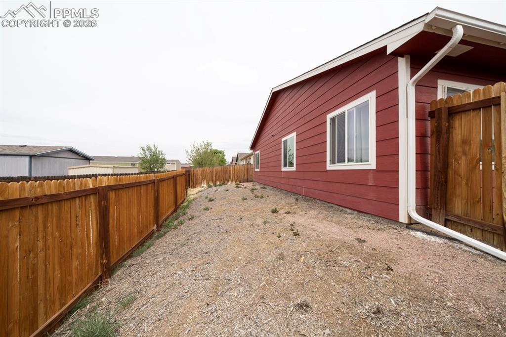 Image 24 of 27: Side of Structure