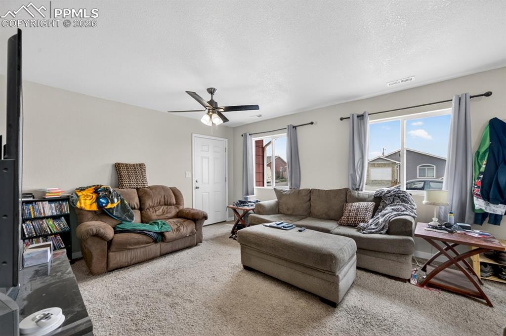 Image 4 of 27: Living Room