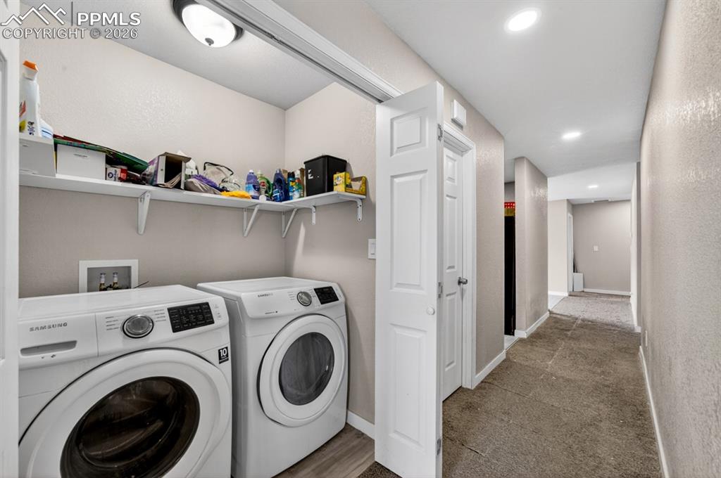 Image 5 of 27: Laundry